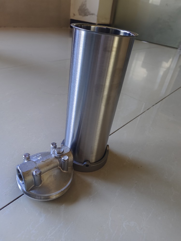 不銹鋼濾芯式電解液過濾器的材質特點是什么？